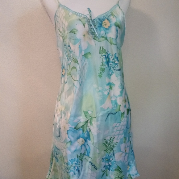 Floral Sheer Kimono Robe with gown - Picture 2 of 10